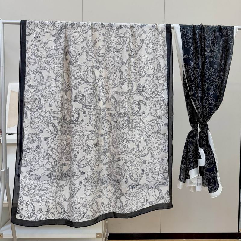 Chanel silk scarf 90-180cm E031314